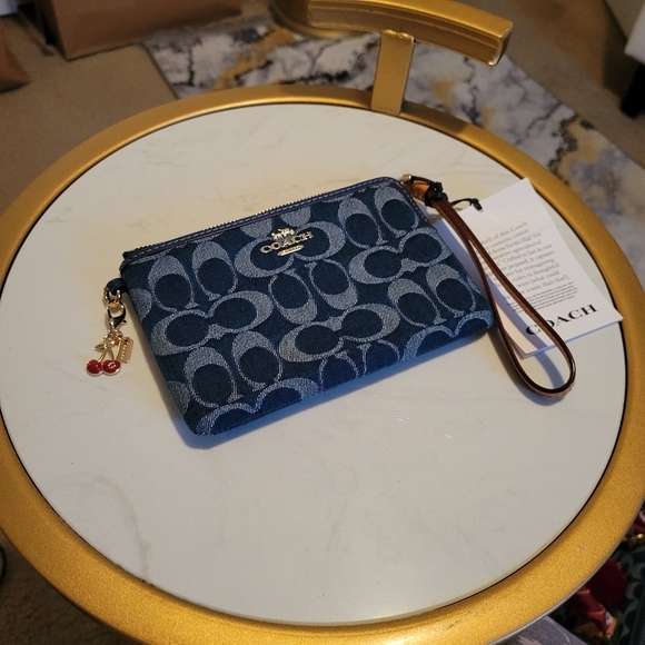 *NEW* CORNER ZIP COACH WRISTLET 🍒DENIM CHERRY🍒 COLLECTION - Picture 6 of 10